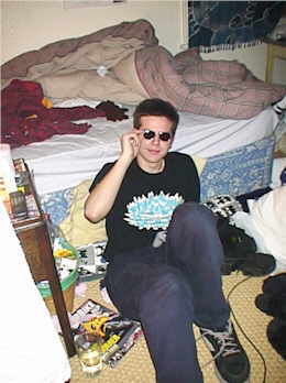 Gayboy.jpg (89664 bytes)